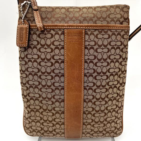 COACH Vintage Signature Micro C Swingback, Brown - Picture 7 of 10